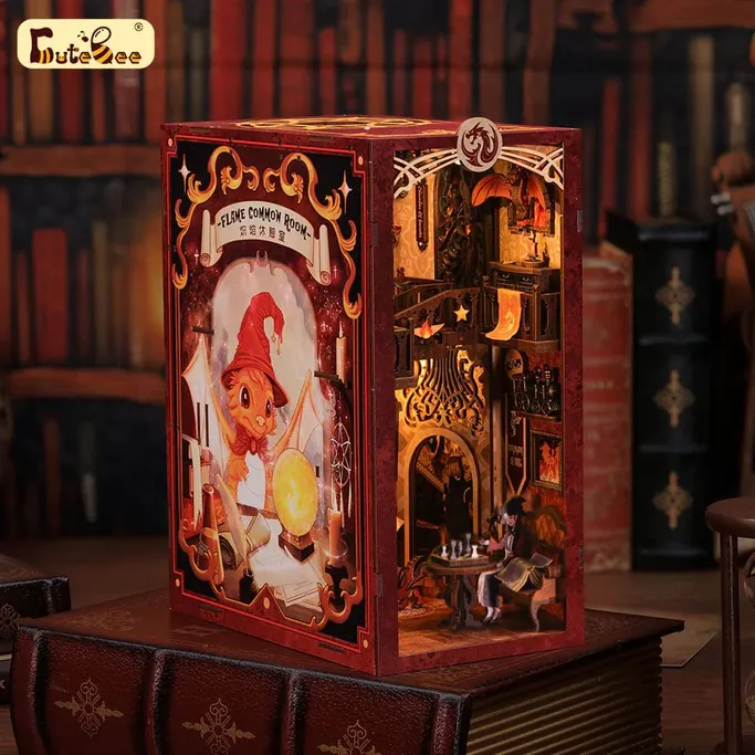 Flame Common Room - Book Nook - Image 8